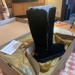 Brand new Aribel Tall Uggs